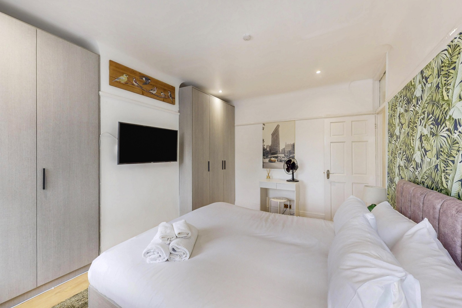 Bedroom 2 at the Twickenham 2-Bedroom Apartment